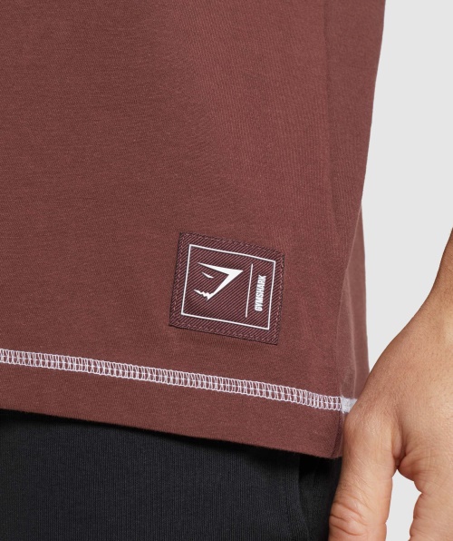 Camiseta Gymshark Recesso Cereja Marrom-branco