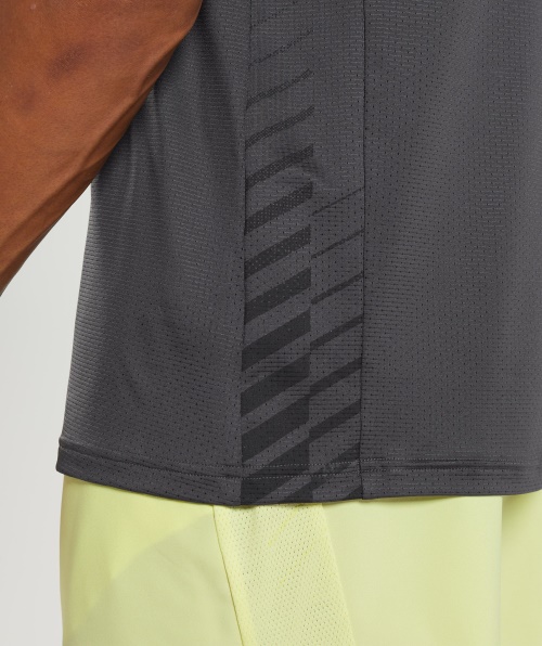 Camiseta Com Listras Esportivas Gymshark Cinza ônix