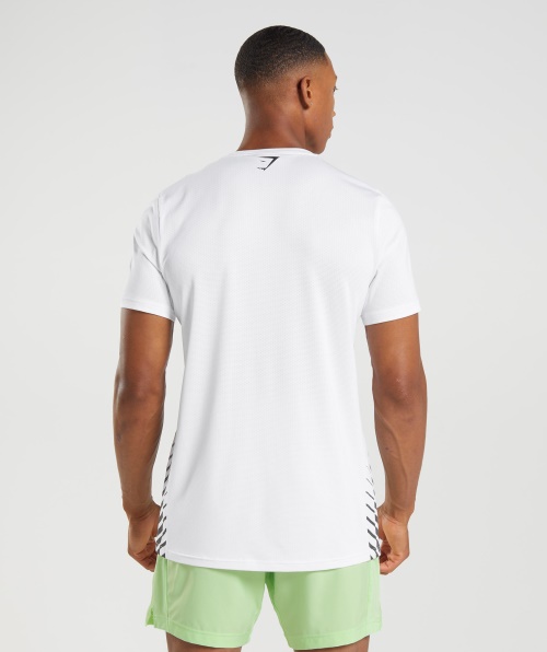 Camiseta Branca Com Listras Esportivas Gymshark