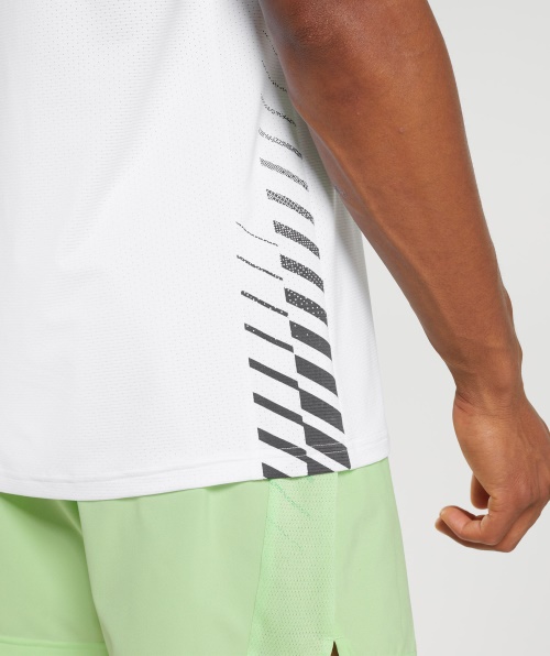 Camiseta Branca Com Listras Esportivas Gymshark